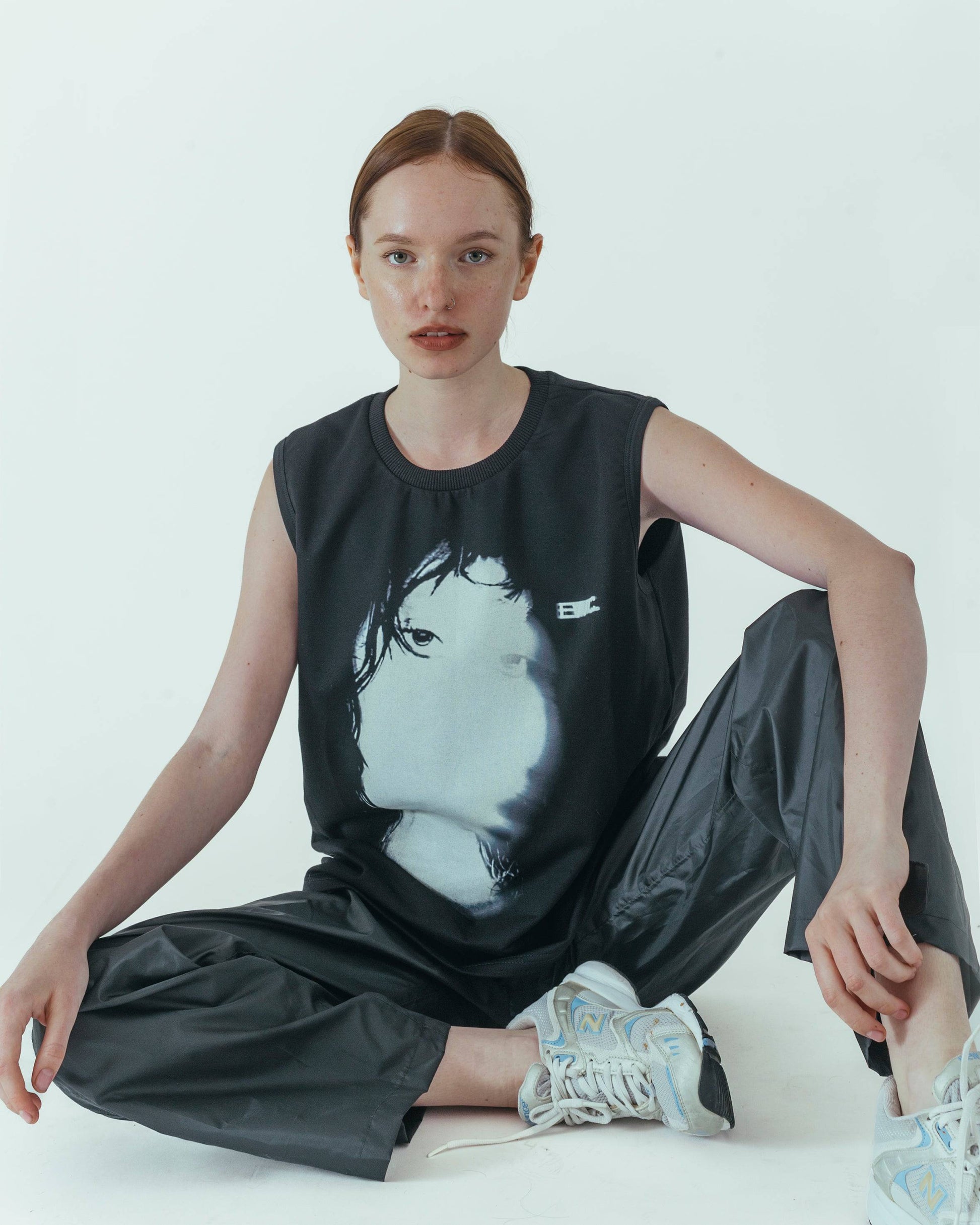 DARK GUISE SLEEVELESS T-SHIRT - FRSR