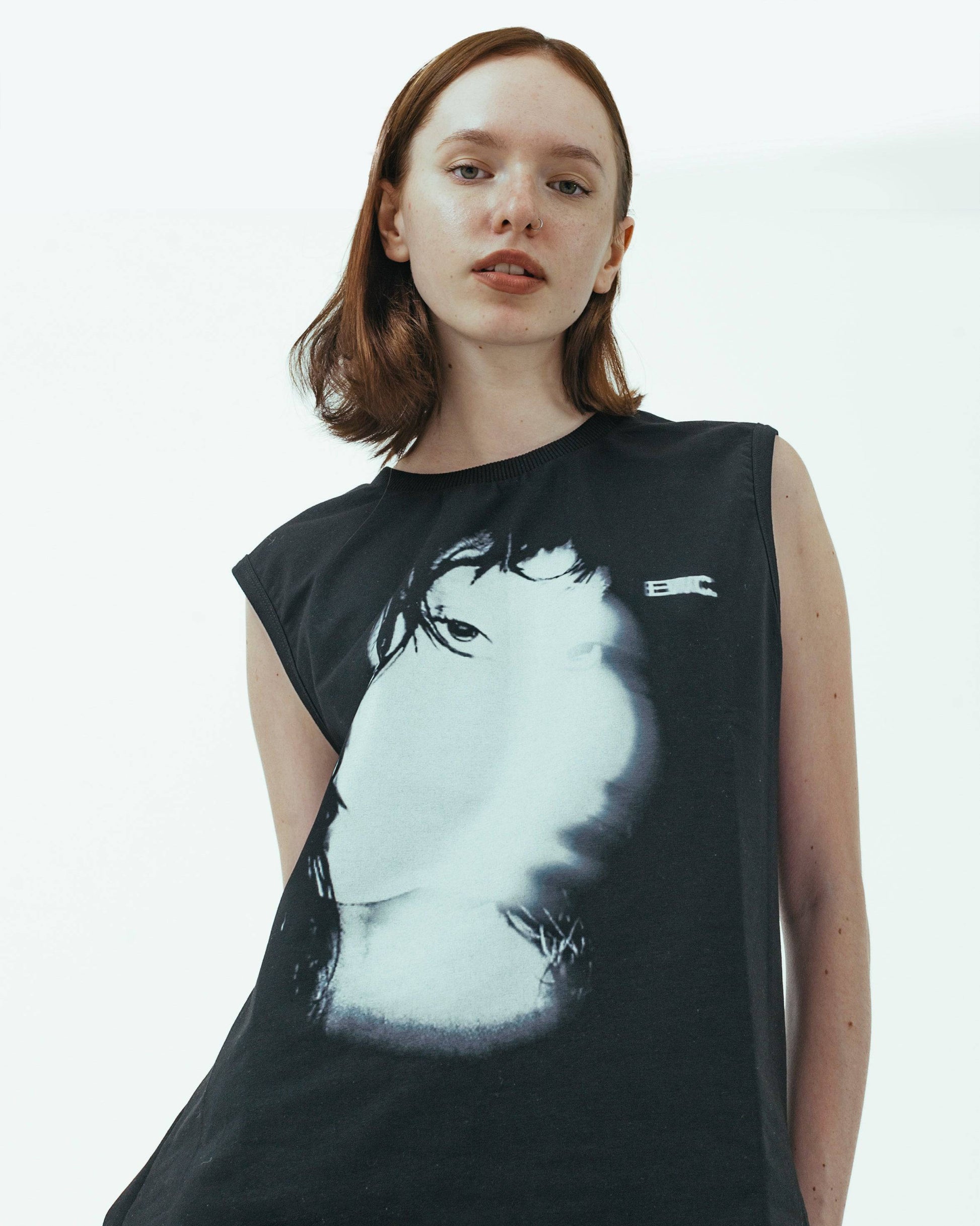 DARK GUISE SLEEVELESS T-SHIRT - FRSR